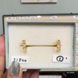 m_y_m_2024様_260908_ロードライトガーネットそのまま＆モルガナイトそのまま＆オパールフープピアス①